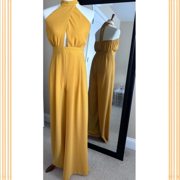 Pants - Boutique Chic 💛 Halter Jumpsuit